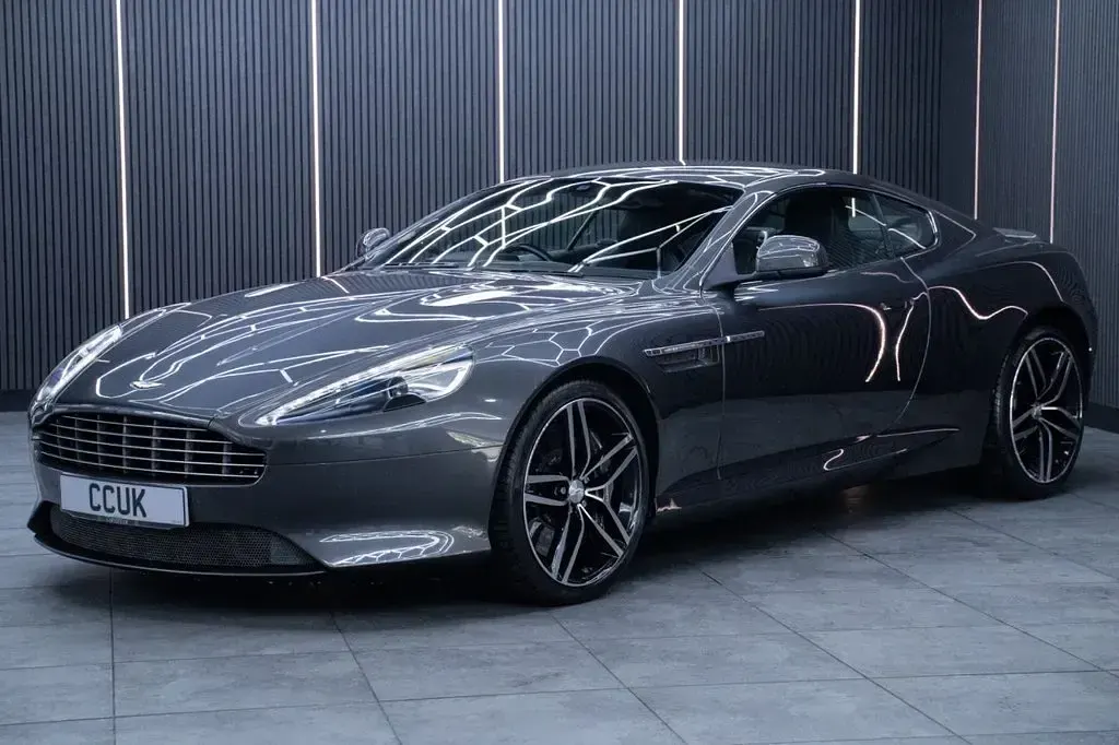 Used Aston Martin DB9 510 HP (375 kW) 2014 Silver Coupe