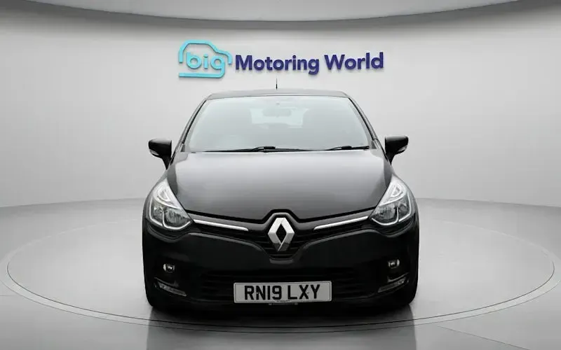 Używany Renault Clio IV Play 76 KM (55 kW) 2019 Czarny Hatchback