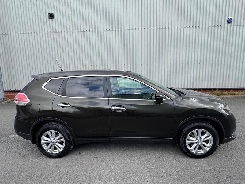 Used Nissan X-Trail Acenta 130 HP (95 kW) 2014 Green SUV