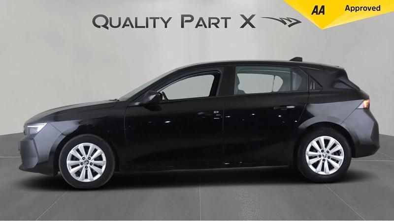 Used Vauxhall Astra Design Edition 110 HP (80 kW) 2023 Black Hatchback