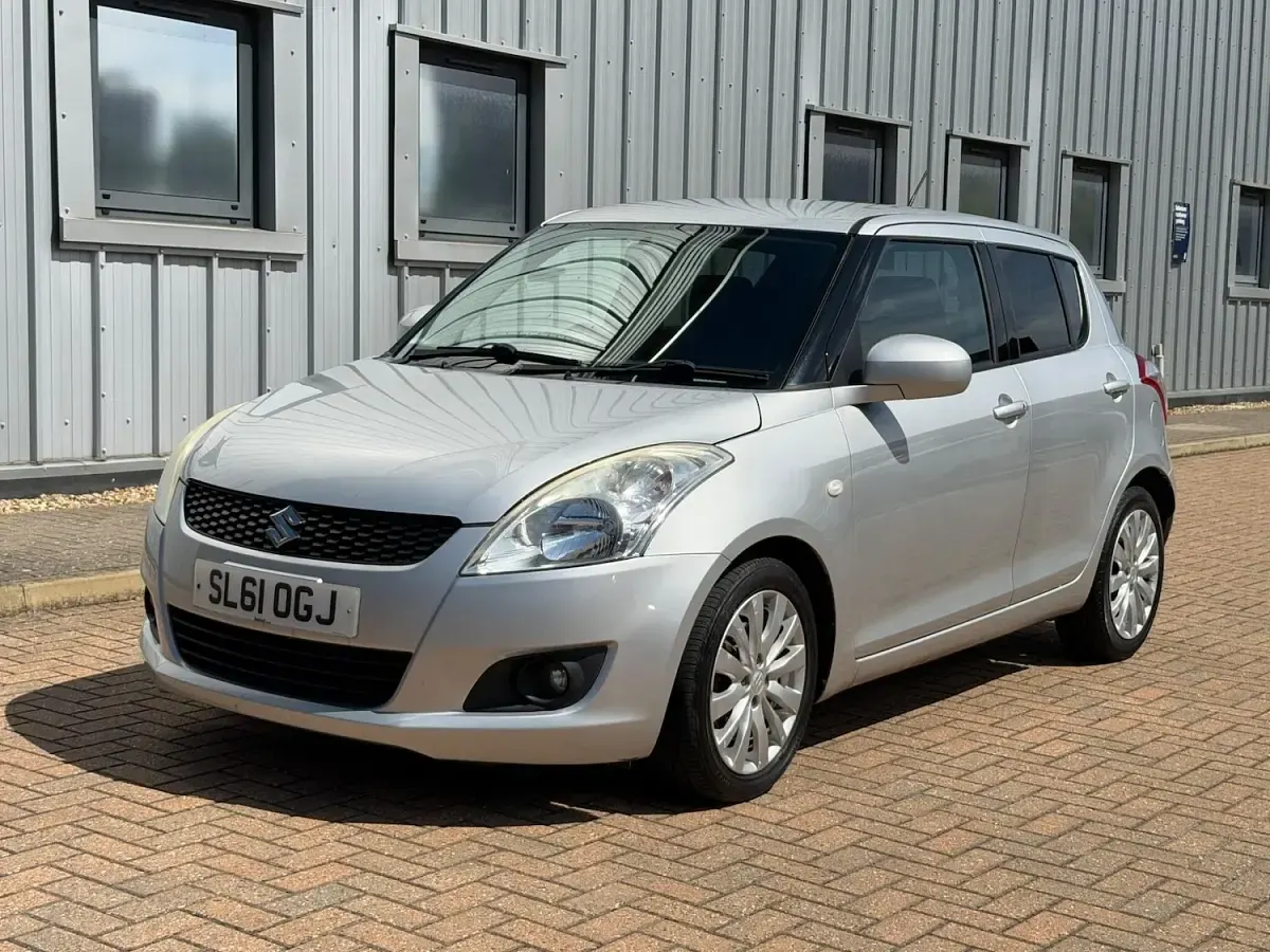 Used Suzuki Swift SZ4 94 HP (69 kW) 2011 Silver Hatchback