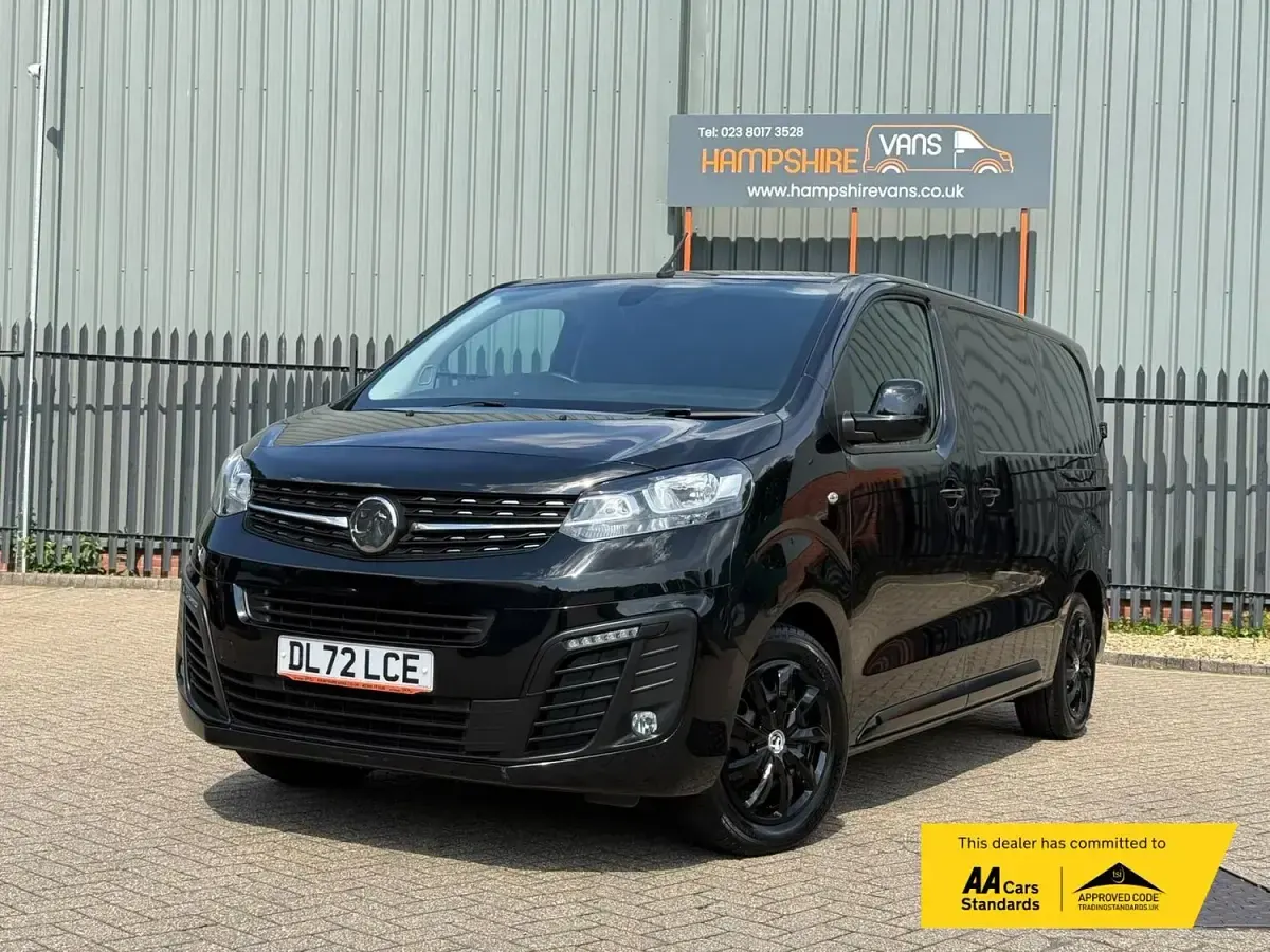 Used Vauxhall Vivaro S 120 HP (88 kW) 2023 Black MPV