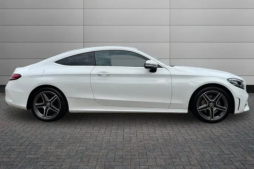 Used Mercedes C200 AMG line 195 HP (143 kW) 2019 Polar white Coupe