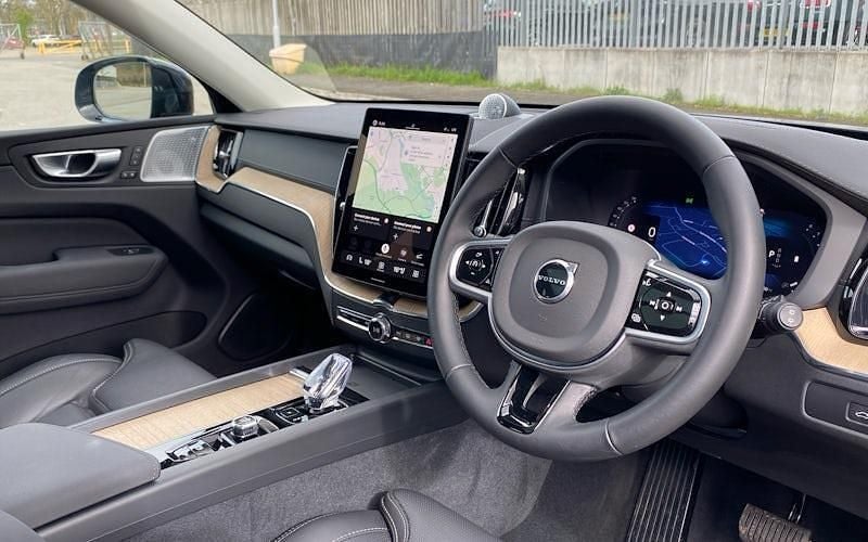 Used Volvo XC60 Ultra 250 HP (183 kW) 2025 Blue SUV