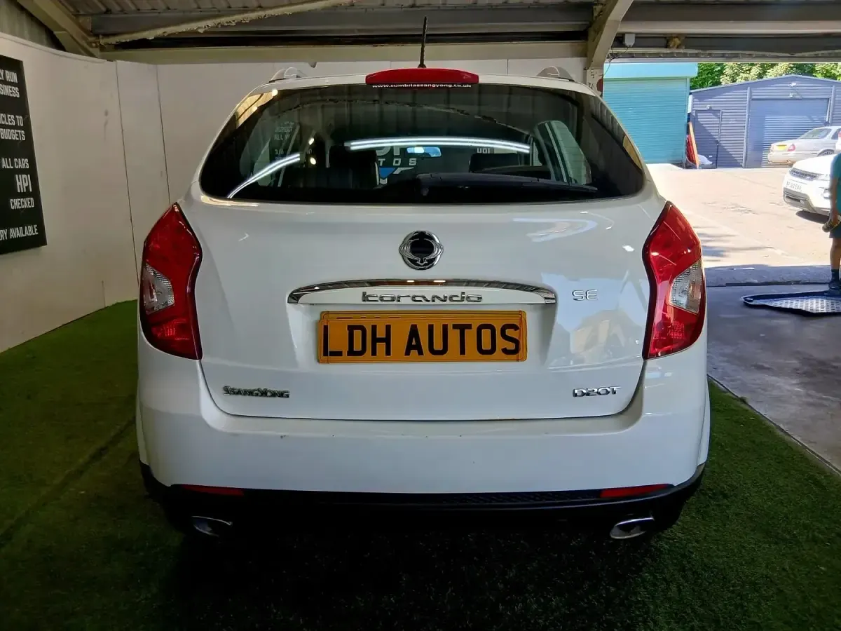 Used SsangYong Korando 149 HP (109 kW) 2015 White SUV