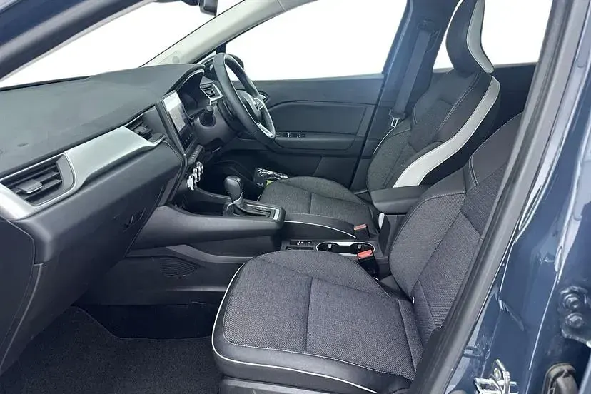 Second-hand Renault Captur SE 140 CP (102 kW) 2022 Albastru SUV