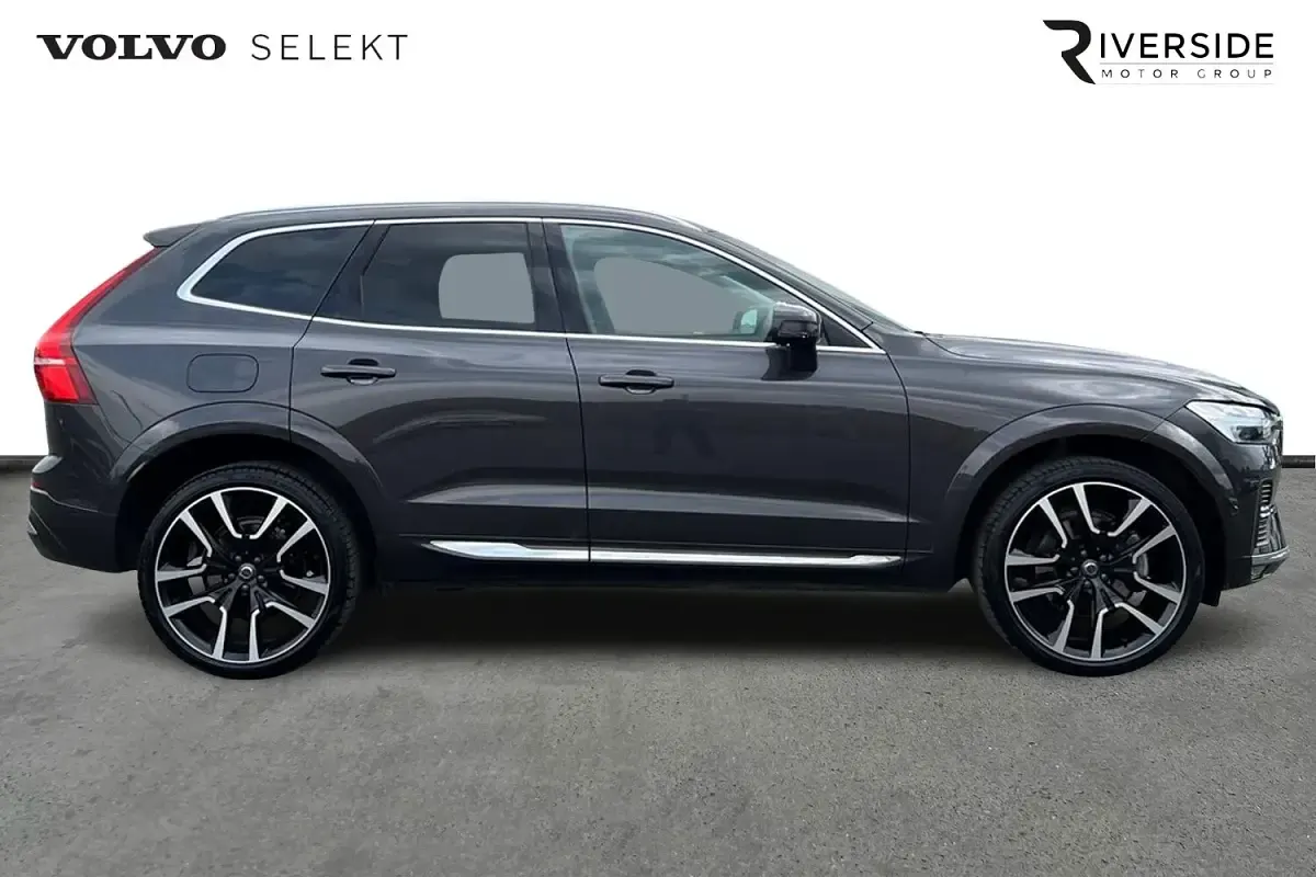 Used Volvo XC60 Ultra 250 HP (183 kW) 2025 Platinum grey SUV