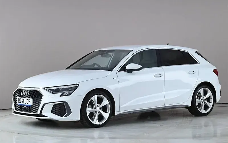 Begagnad Audi A3 Sportback S-Line 150 HK (110 kW) 2024 Halvkombi