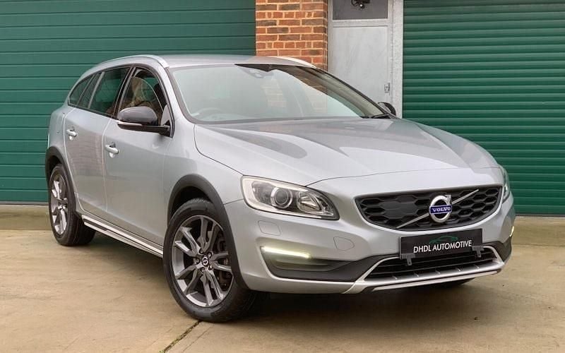 Used Volvo V60 CC 190 HP (139 kW) 2017 Estate