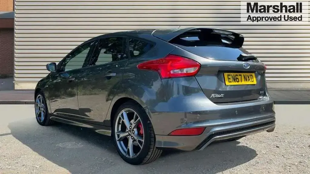 Used Ford Focus ST-Line X 140 HP (102 kW) 2018 Grey Hatchback