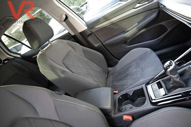 Used VW Golf VIII Edition 150 HP (110 kW) 2023 White Hatchback