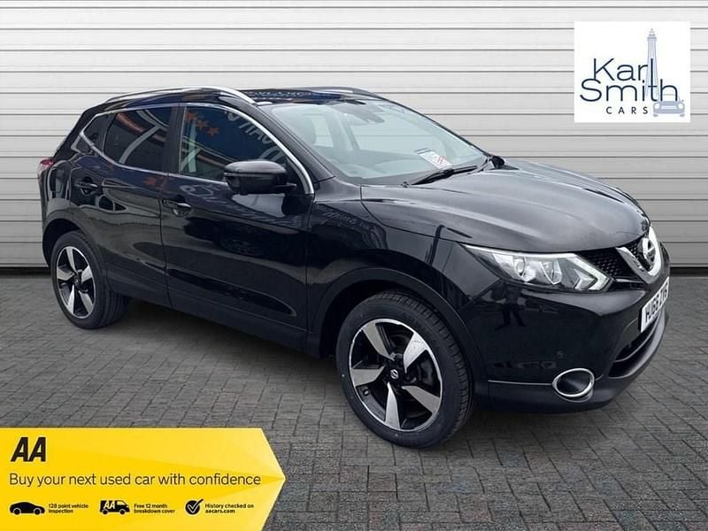 Black Used 2016 Nissan Qashqai N-Connecta SUV | £6,995 (Good price) - Image 1/3