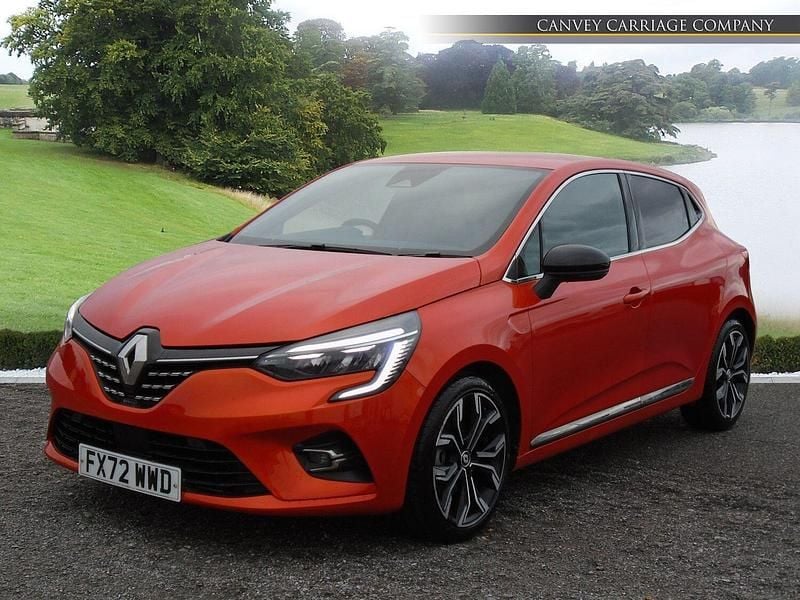Used Renault Clio V Techno 145 HP (106 kW) 2022 Orange Hatchback