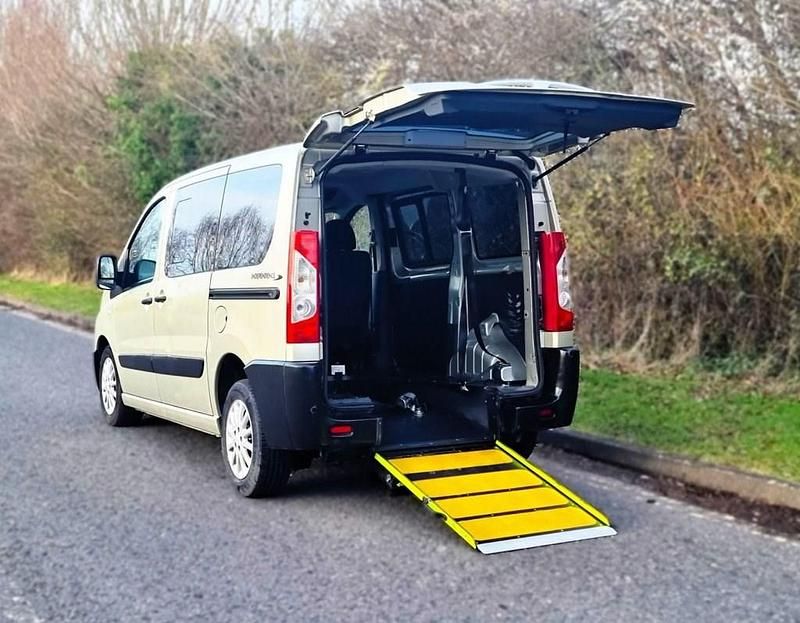 Used Peugeot TePee Access 2014 White MPV