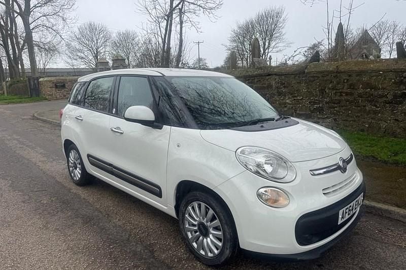 Used Fiat 500L Pop Star 85 HP (62 kW) 2014 White MPV