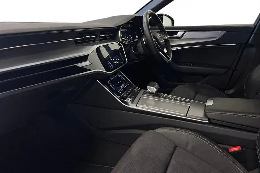 Usado Audi A6 S-Line 204 HP (150 kW) 2024 Preto Carrinha