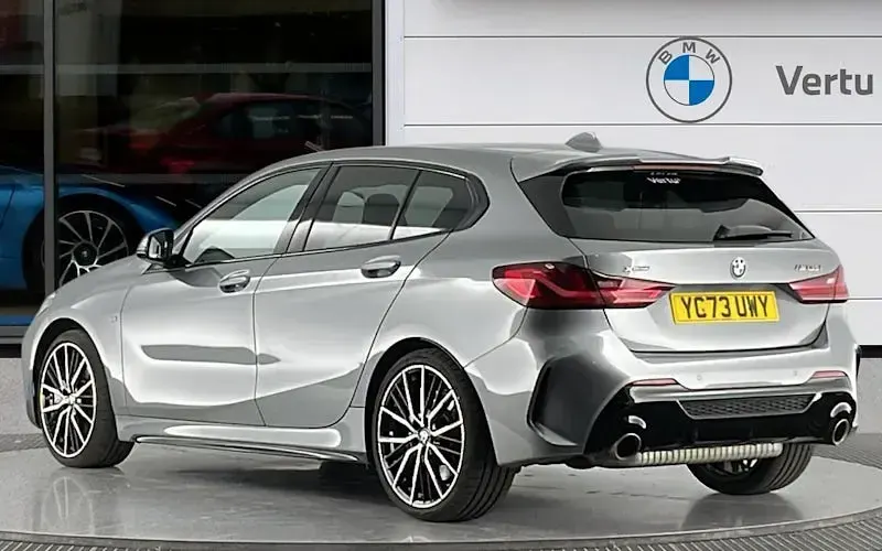 Usado BMW M135 Shadowline 306 HP (225 kW) 2023 Cinzento Citadino