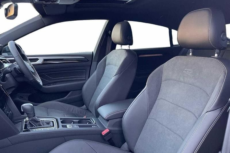 Used VW Arteon R-line 190 HP (139 kW) 2024 Black Hatchback