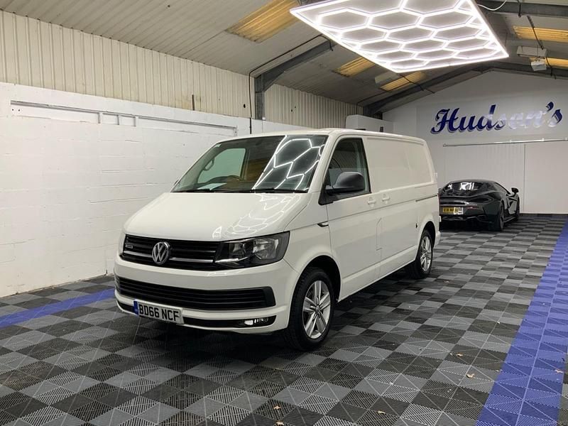 Used VW Transporter Highline 2017 White Van