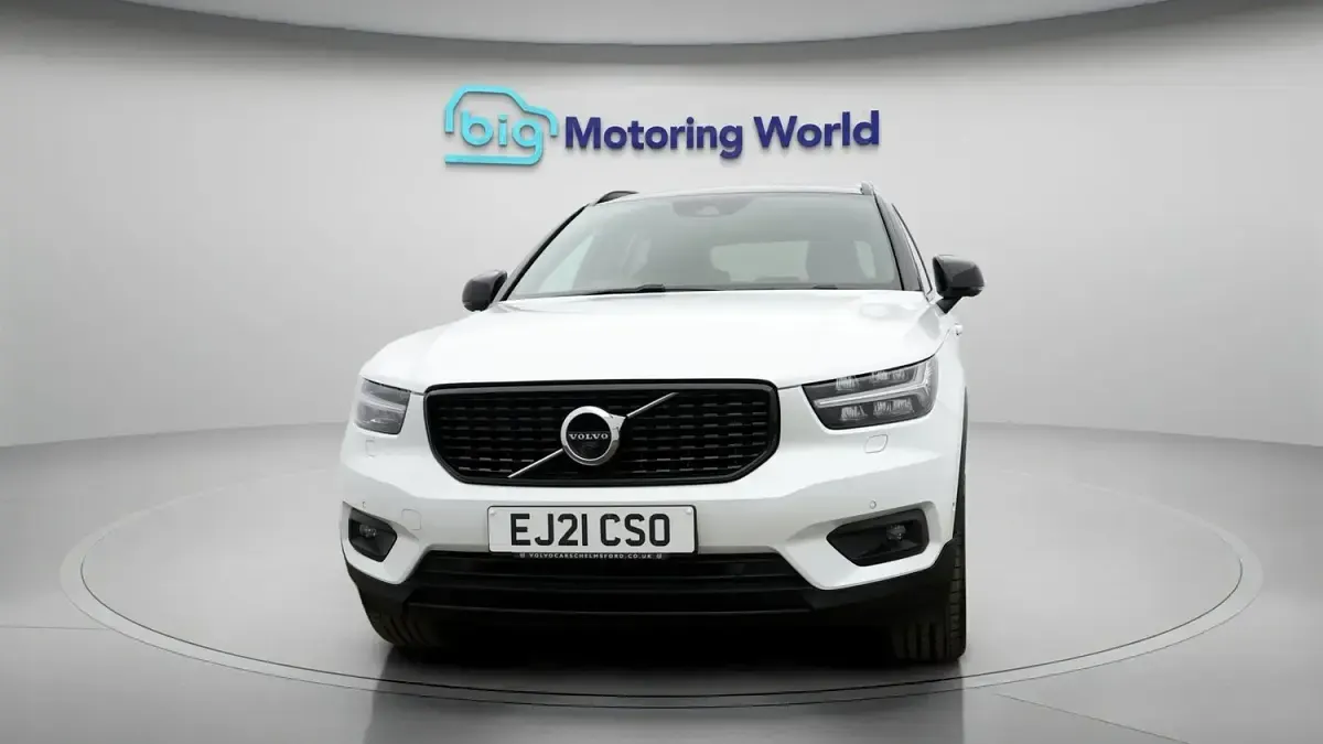 Used Volvo XC40 R-Design Pro 250 HP (183 kW) 2021 White SUV