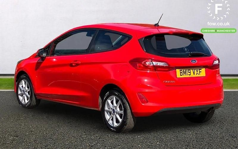 Usado Ford Fiesta Zetec 86 HP (63 kW) 2019 Vermelho Citadino