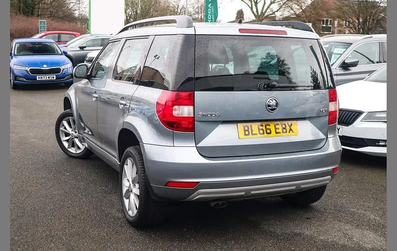 Used Skoda Yeti SE 108 HP (79 kW) 2016 Grey SUV