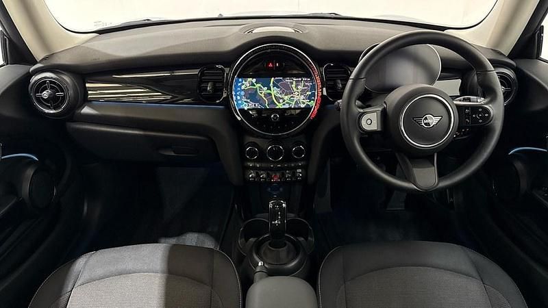 Used Mini Cooper Classic 134 HP (98 kW) 2023 Blue Hatchback