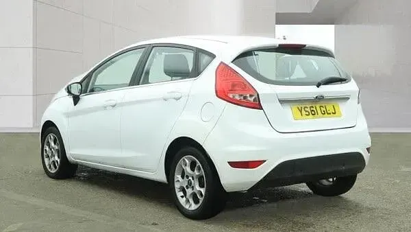 Used Ford Fiesta Zetec 2011 White Hatchback