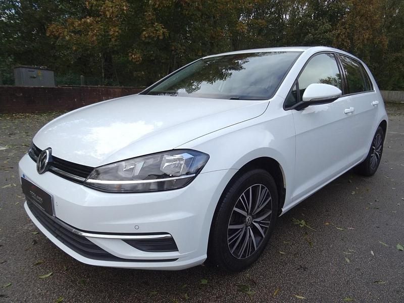 White Used 2018 VW Golf VII SE Hatchback | £10,450 (Fair price) - Image 1/3