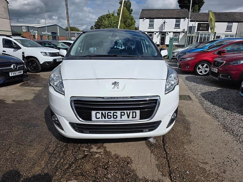 White Used 2016 Peugeot 5008 Allure MPV | £6,890 (Fair price) - Image 1/4