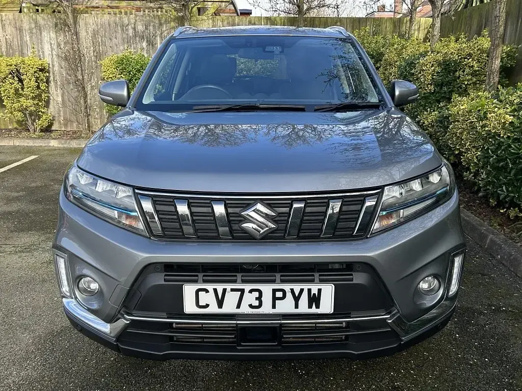 Second-hand Suzuki Vitara SZ5 140 CP (102 kW) 2023 Gri SUV