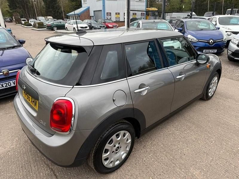 Begagnad Mini ONE Hatch 102 HK (75 kW) 2016 Silver Halvkombi