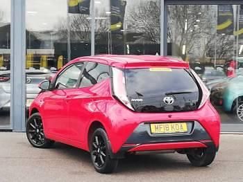 Used Toyota Aygo x-style 68 HP (50 kW) 2018 Red Hatchback