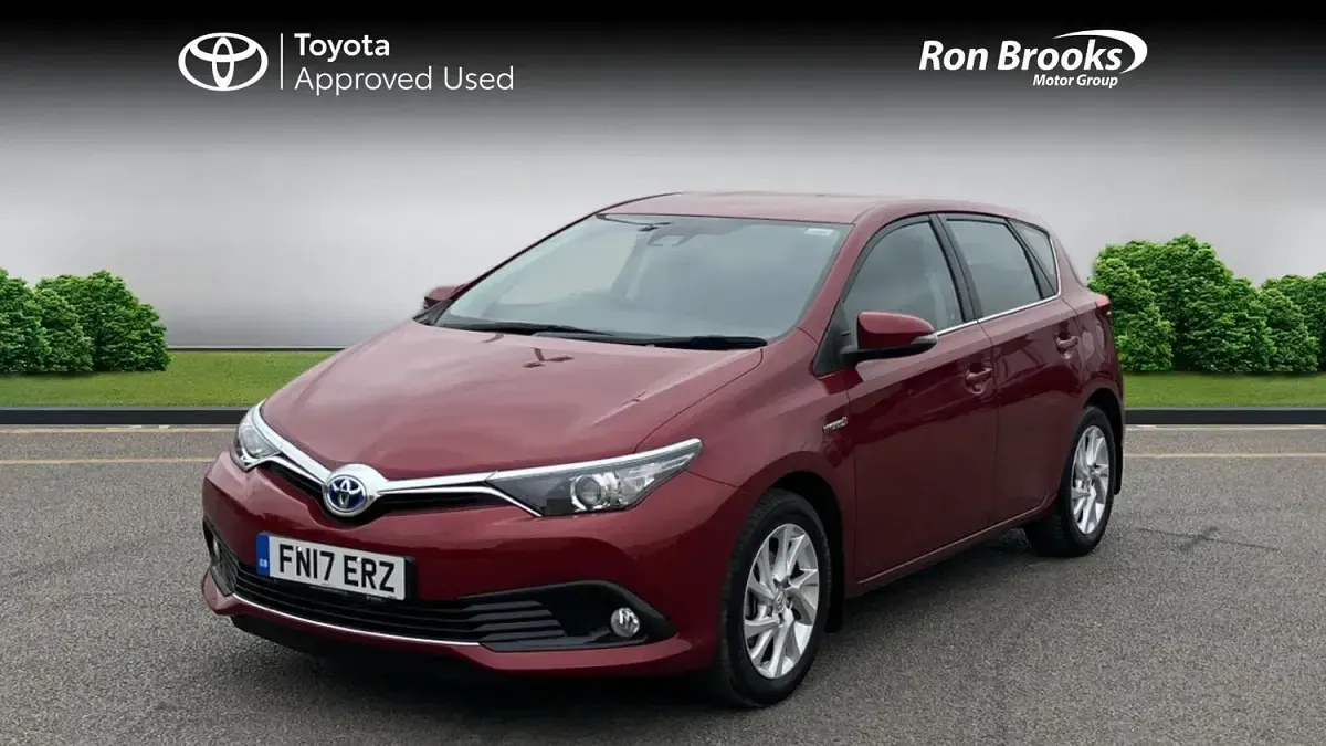 Used Toyota Auris Hybrid Business Edition 2017 Red Hatchback