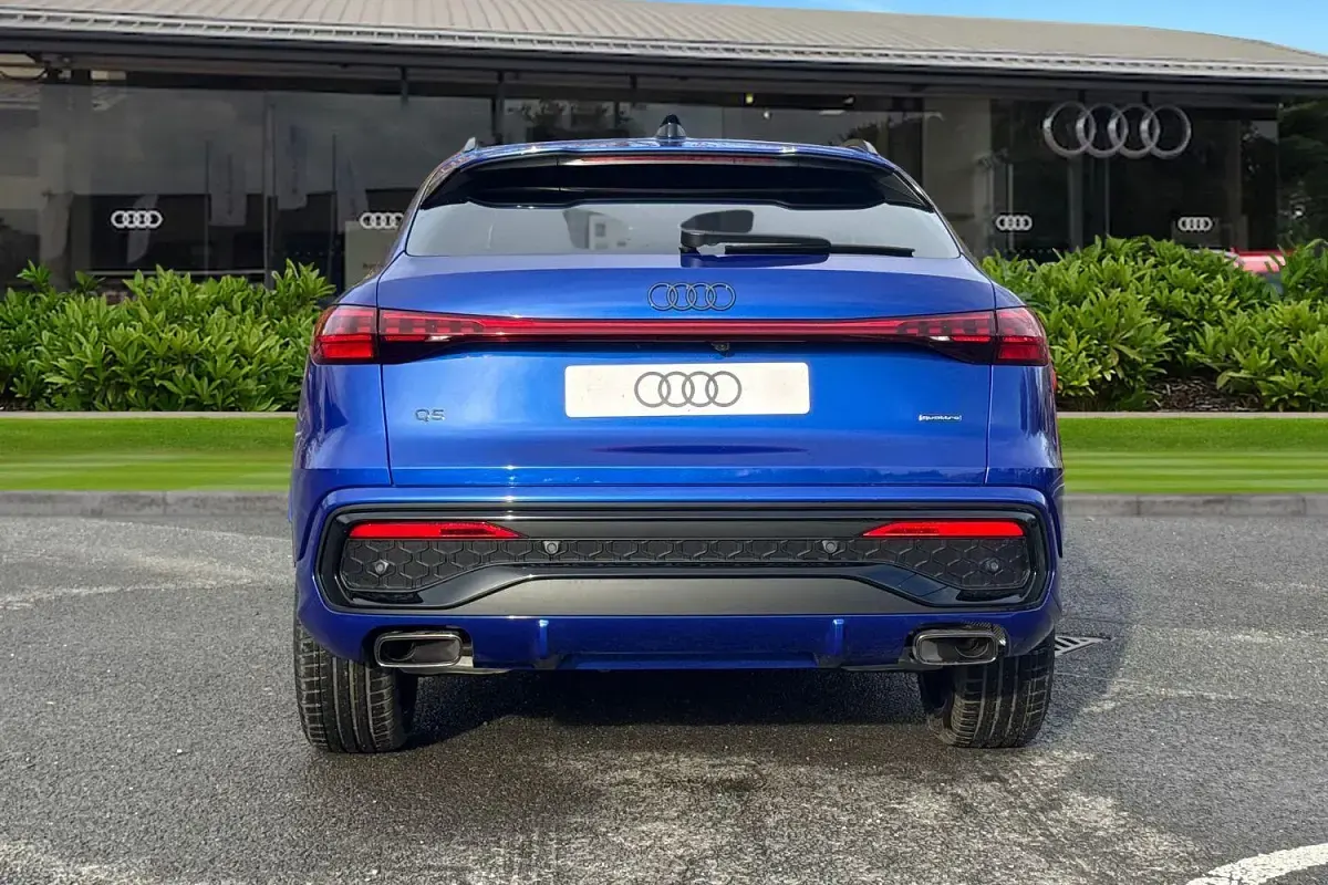 New Audi Q5 Sportback Comfort 268 HP (197 kW) 2025 Blue SUV