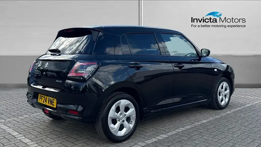 Begagnad Suzuki Swift 82 HK (60 kW) 2024 Svart Halvkombi