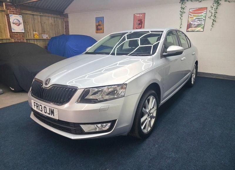 Used Skoda Octavia Elegance 105 HP (77 kW) 2013 Silver Hatchback