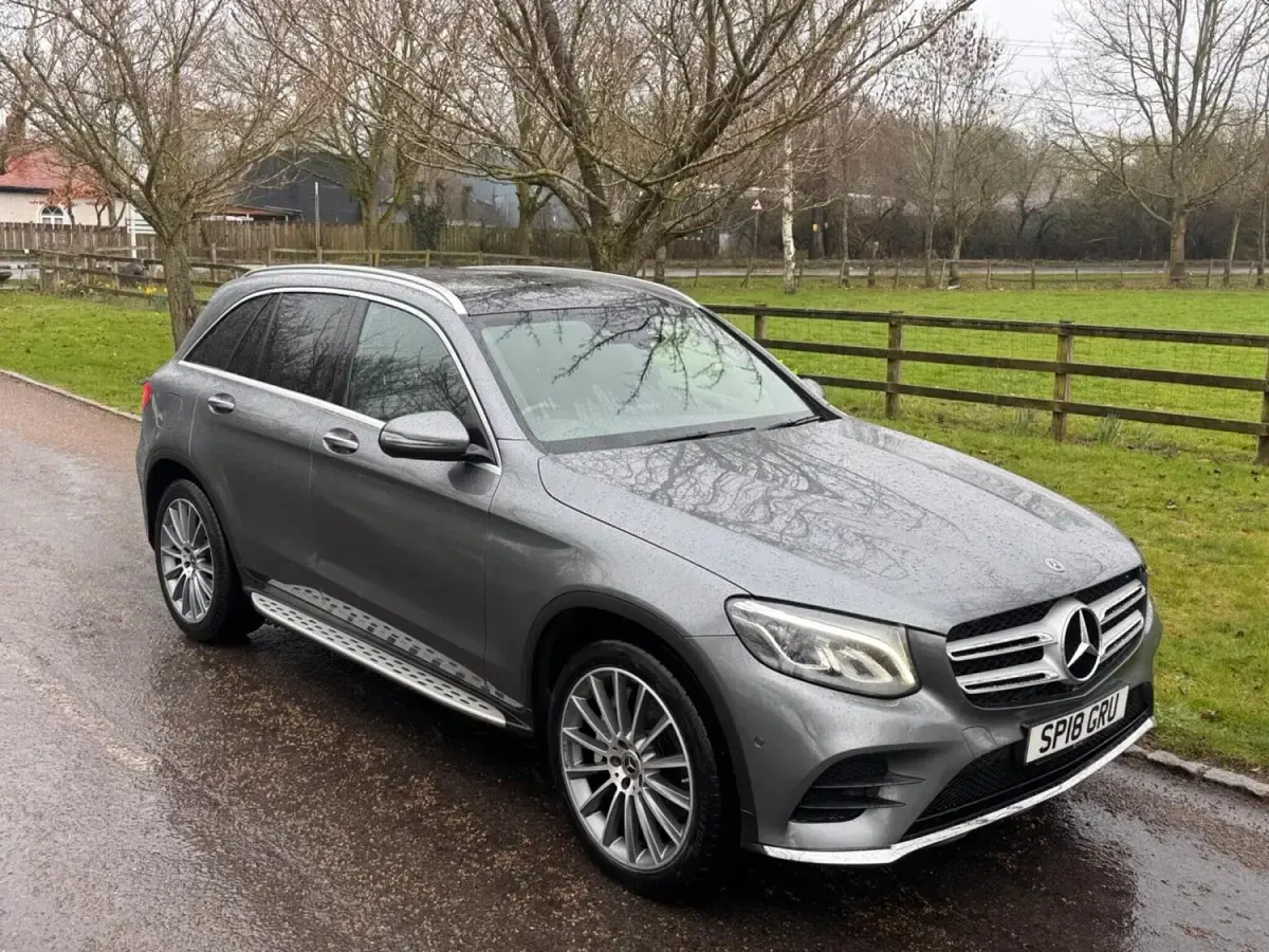 Begagnad Mercedes GLC250 AMG line 2018 Grå SUV