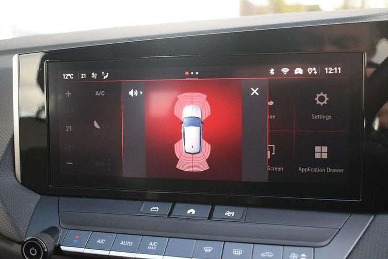 Used Vauxhall Astra Design Edition 130 HP (95 kW) 2022 Black Hatchback