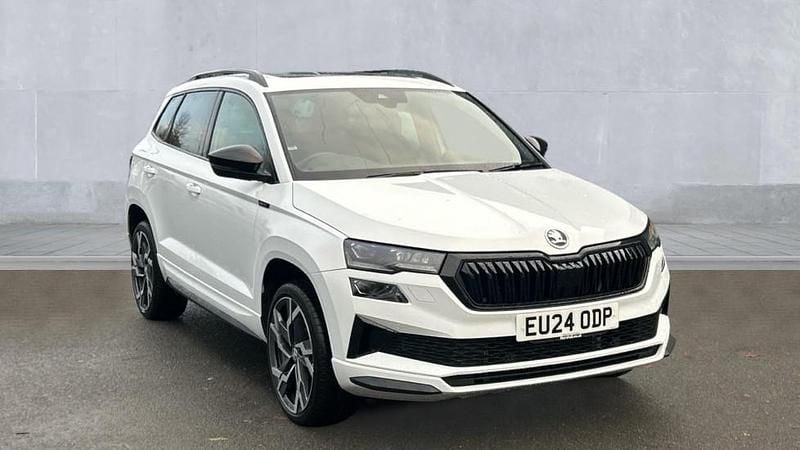 Moon white metallic Used 2024 Skoda Karoq SportLine SUV | £24,450 (Fair price) - Image 1/4
