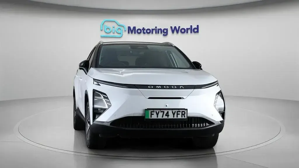 Used Omoda E5 150 kW (204 HP) 2024 White and black SUV