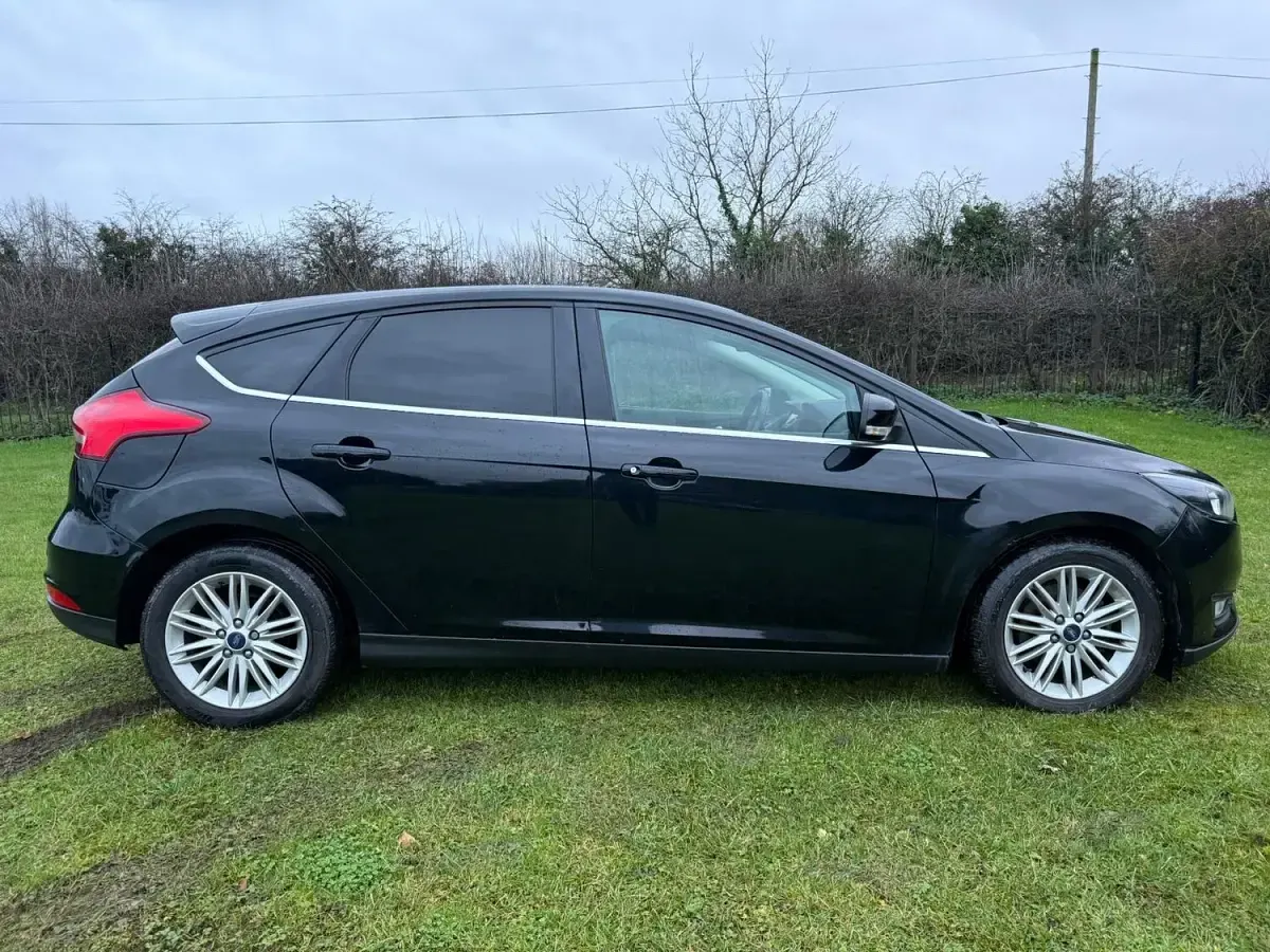 Used Ford Focus Zetec 2018 Black Hatchback