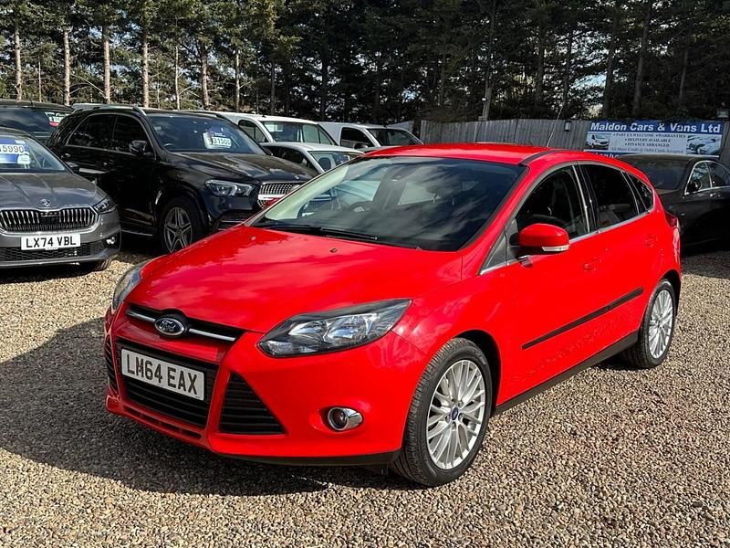Used Ford Focus Zetec 125 HP (91 kW) 2014 Red Hatchback