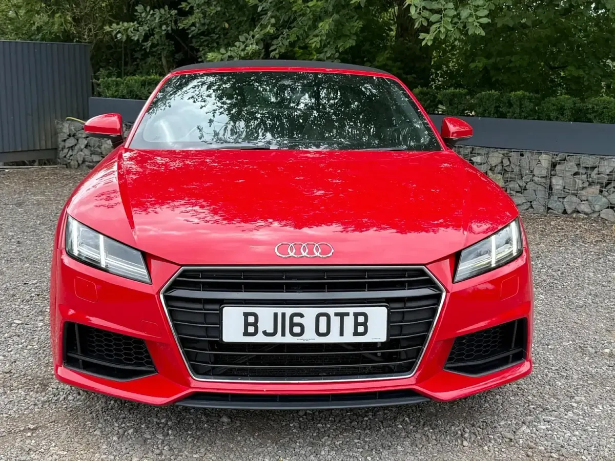 Used Audi TT Roadster S-Line 226 HP (166 kW) 2016 Red Cabriolet