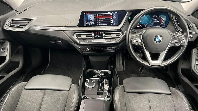 Used BMW 118 Sport Line 134 HP (98 kW) 2023 Grey Hatchback