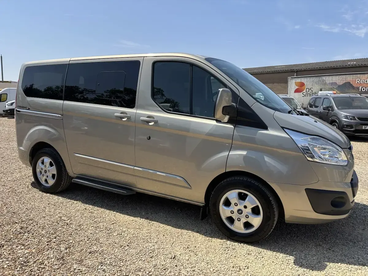 Used Ford Tourneo Titanium 130 HP (95 kW) 2018 Silver MPV