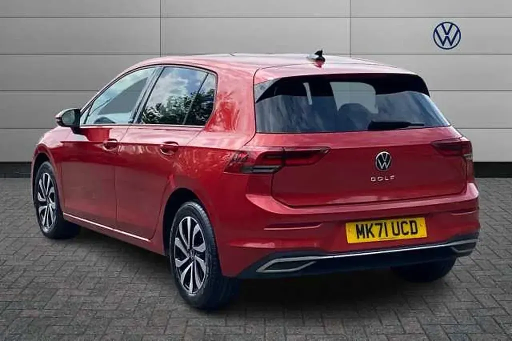 Second-hand VW Golf VIII 110 CP (80 kW) 2021