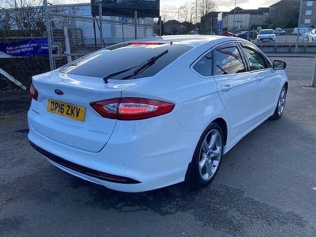 Usado Ford Mondeo Titanium 150 HP (110 kW) 2016 Branco Citadino