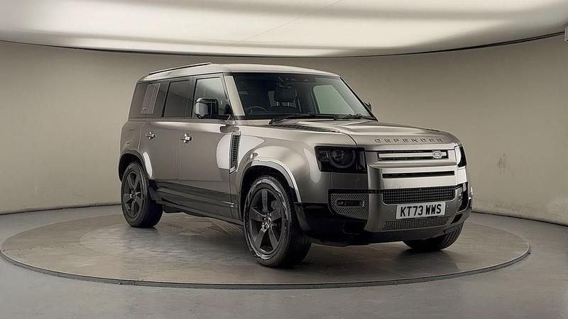Gallium silver Used 2023 Land Rover Defender SE Dynamic SUV | £57,200 (Fair price) - Image 1/4
