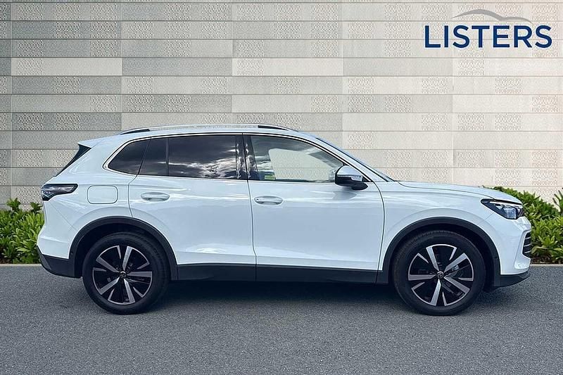 Used VW Tiguan Elegance 150 HP (110 kW) 2025 Pure white SUV